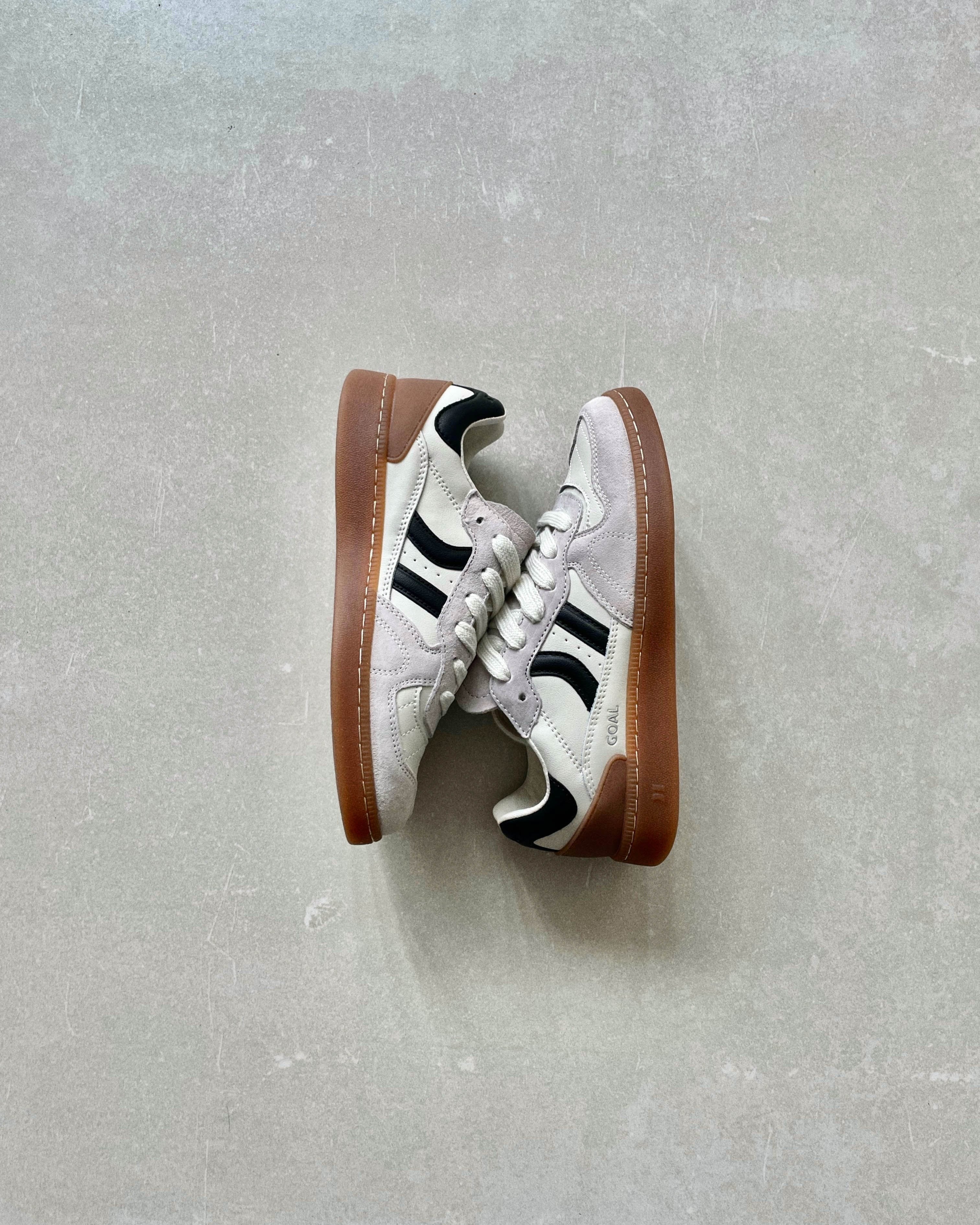 GOAL BLACK & WHITE