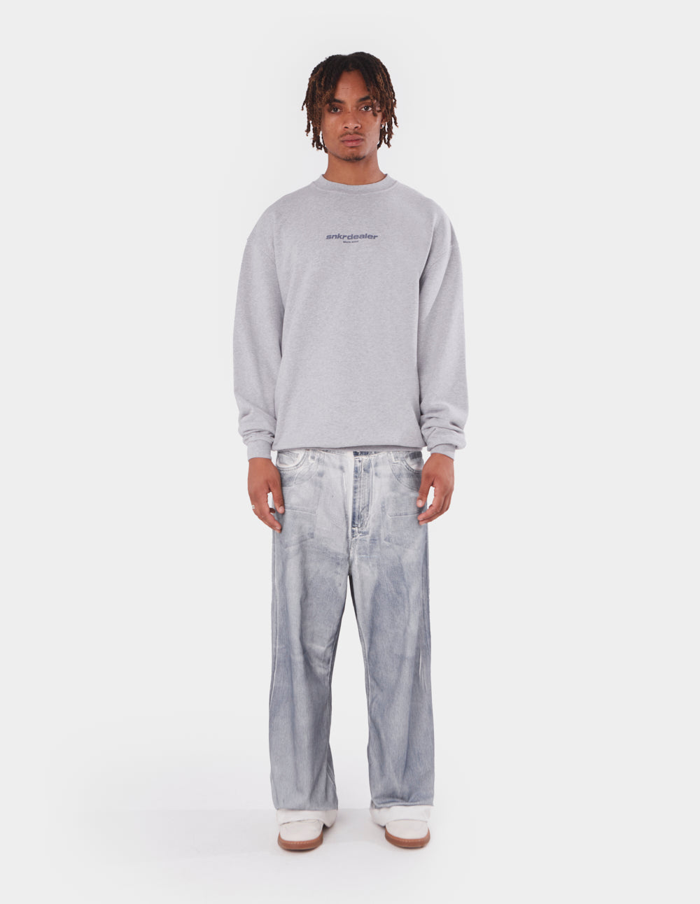 STRAIGHT GREY CREWNECK