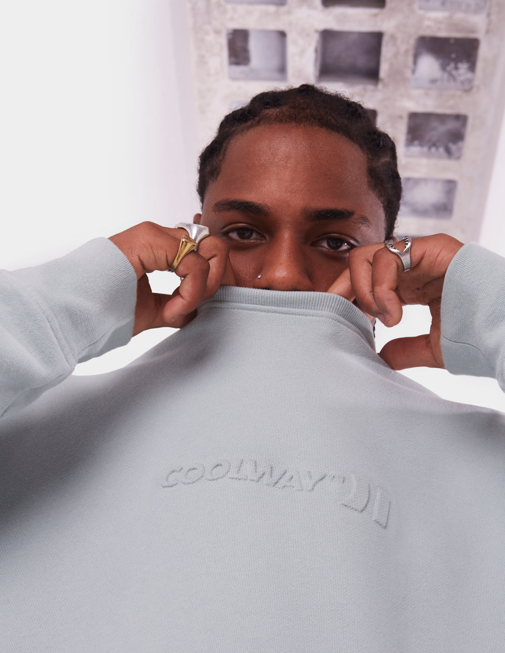 EMBOSSED GREY-BLUE CREWNECK