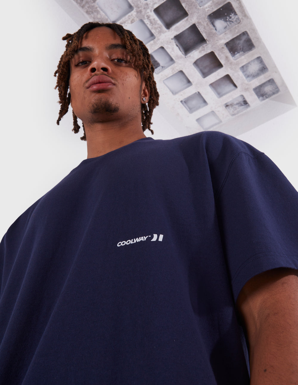 SNKR NAVY T-SHIRT